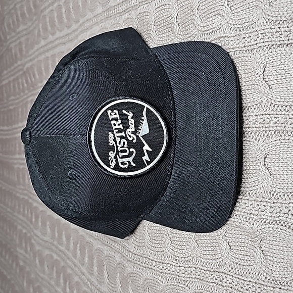 Other - Nwot Lustre Pearl Dever Snapback Hat
